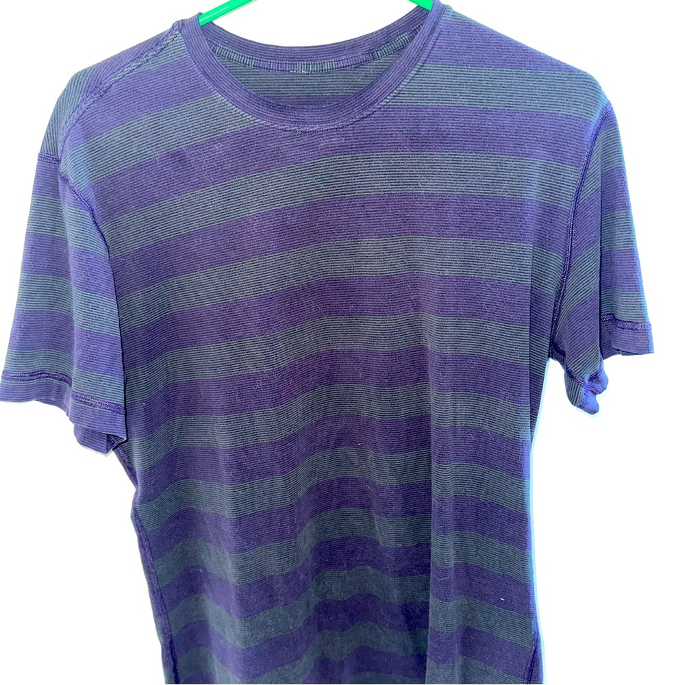 lululemon men’s shirt. Medium